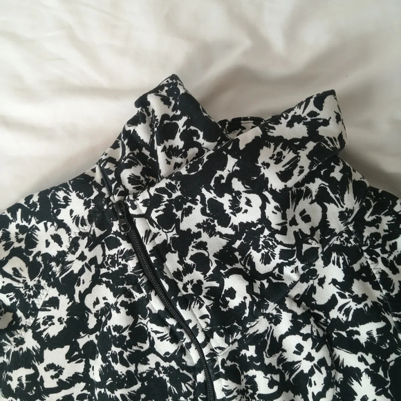 Lululemon Cozy Cuddle Up Sweatshirt Jacket Floral Fleece Lined Size 8 - Picture 8 of 16